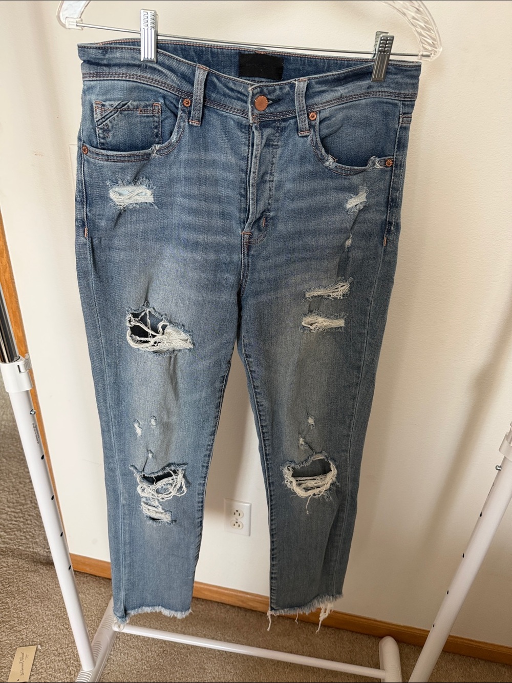 Buckle Distressed Medium Blue Cropped Jeans